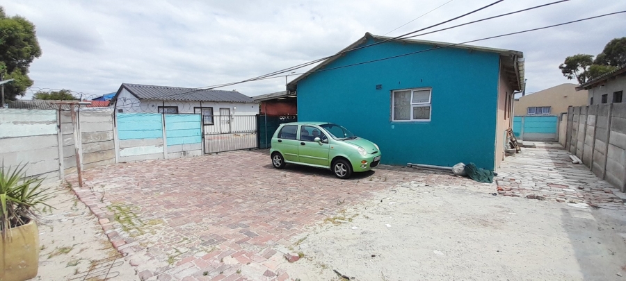 2 Bedroom Property for Sale in Lentegeur Western Cape